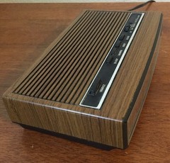 Vintage Woodgrain GE AM FM Clock Radio Red LED 7-4625C