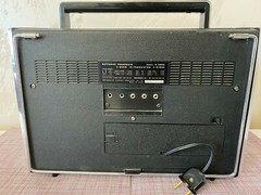 Vintage National Panasonic R3000 6 Band 12 Transistor Radio