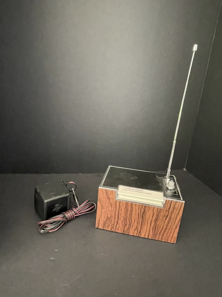 Vintage Realistic AM/FM Deskube Radio Model 12-184 Faux Wood Radio Shack Tested