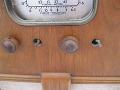 Watch video – Vintage Delco R 1129 Console Radio with Jensen–AS IS–FOR PARTS