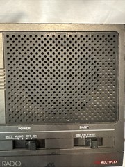 GPX Vintage AM/FM Digital Alarm Clock Radio Model DS584 left speaker not working