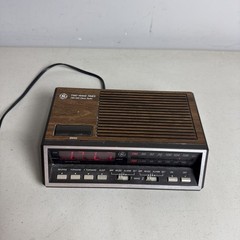 VTG GE AM/FM Two Wake Times Clock Radio-RedDisplay-Model No 7-4616A-Works!