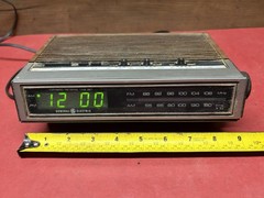 Vtg General Electric GE Alarm Clock AM/FM Radio 7-4655A Wood Grain Retro WORKS!