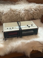 Philips 7460 vintage am fm portable radio clock alarm