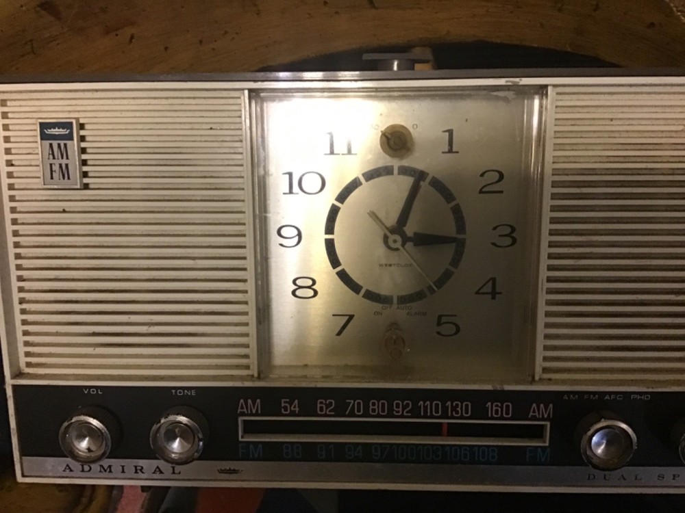 Vintage Admiral Dual Speaker Clock Radio Model YHC621 Japan ~parts only