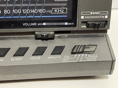Vtg AM FM Clock Radio Alarm 120v – Battery Back-up- Tested – GPX Model D528