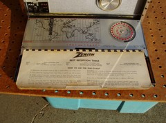 VINTAGE ZENITH ROYAL 3000 ALL TRANSISTOR TRANS-OCEANIC PORTABLE RADIO DECENT
