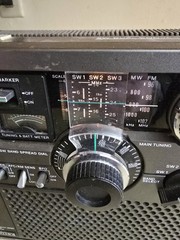 SONY FM/MW/SW 5 Band Receiver Model ICF-5900W w/Power Supply