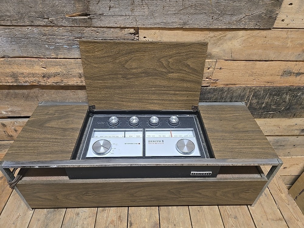 Vintage 1960s Zenith Z448 Solid State Whirlaway Stereo AM/FM Radio Tested&Works