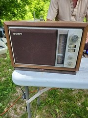 Nice Vintage Sony AM/FM Tabletop Radio 2 Bands Woodgrain ICF-9740W Tested