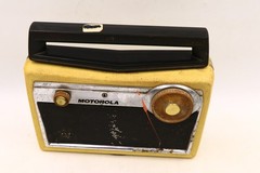 Motorola Yellow Portable Radio With Rotating Handle Antenna Model 5p32Y