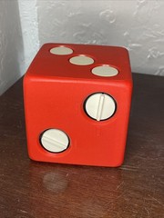 SANYO RP 1711 AM dice radio in mint condition