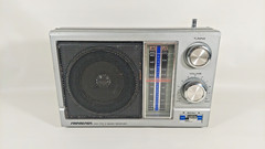 Vintage Soundesign 2277 Portable AM FM 2 Band Radio AC/DC Power WORKING