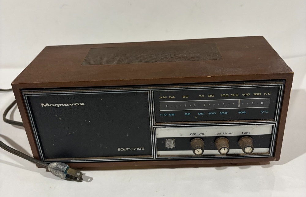 VTG Magnavox Solid State AM FM Radio 1R1705 Wood Good Condition