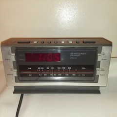 Vintage « J.C.Penney »- AM/FM Dual Alarm Clock Radio/model#680-3795