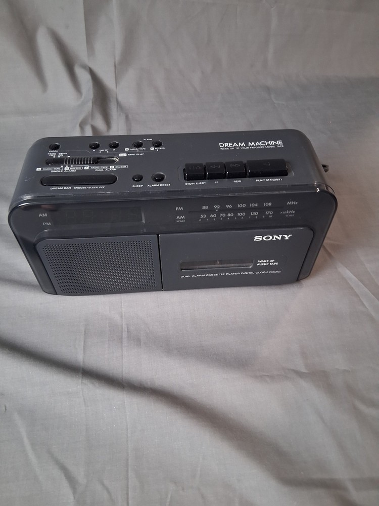 Vintage Sony ICF-C222 Dream Machine Dual Alarm AM/FM Cassette Clock Radio Tested