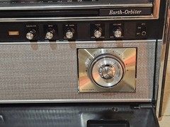 SONY CRF-5090 Earth Orbiter 9-Band SW/MW/LW/FM Radio Powers ON WORKS READ