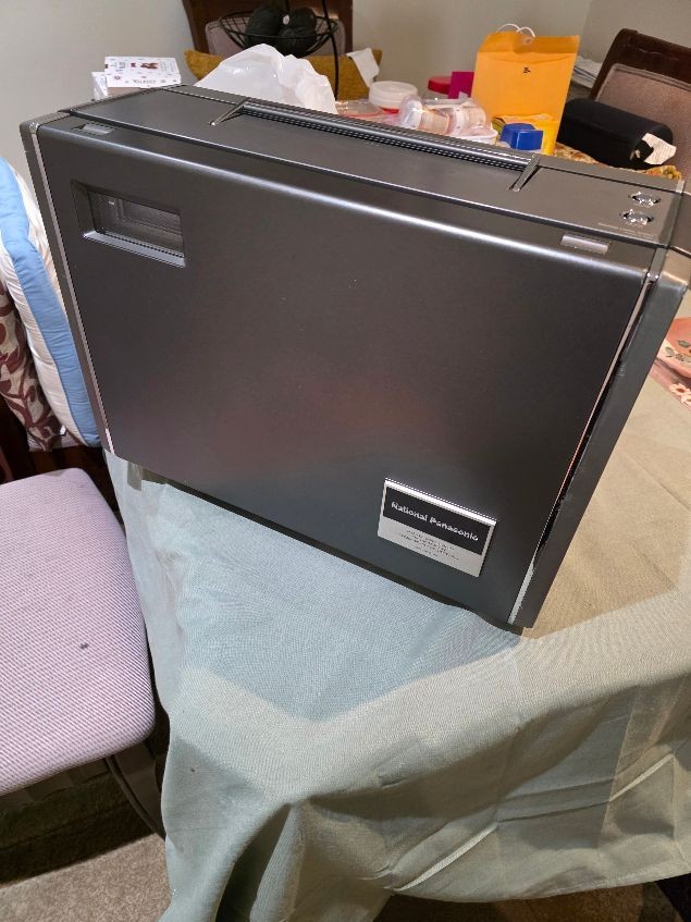 PANASONIC RF 9000 IN VERY GOOD CONDITION WITH POWER CORD,COPY OF MANUALS
