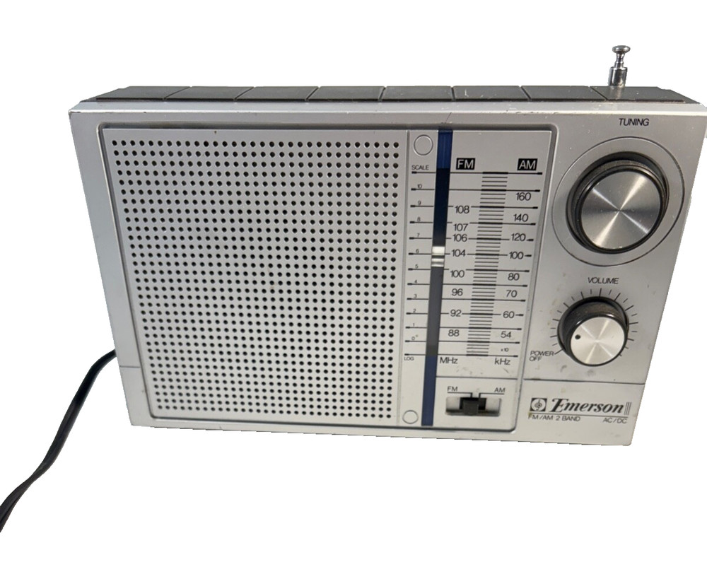 &lsquo;Vtg&rsquo; Emerson FM/AM 2 Band AC/DC Portable Radio P3805A – Good Working Condition