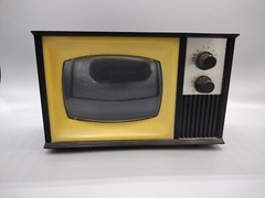 Vintage Novelty AM Radio Model G-664 Made In Hong Kong
