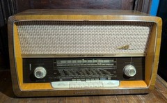 Retro 1960&rsquo;s Loewe Opta Vineta Stereo German Tube Radio 4781W Wood VTG
