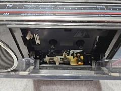 Vintage Toshiba RT-8016 AM FM Radio Cassette Player Recorder Boombox 80s prop