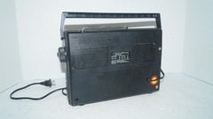 Retro Vintage REALISTIC RADIO SHACK 12-625A AM FM Portable AC DC Radio – Works