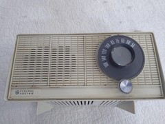 Vintage Mid Century General Electric GE AM Radio T-1110A Beige