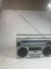 Toshiba RT-120S Vintage AM/FM Radio Cassette Boombox – Non-Working Cassette