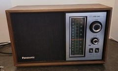 Panasonic RE-6286 Solid State FM/AM Tabletop Radio Wood Grain Case Works