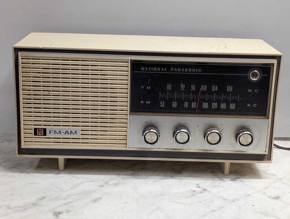 Vintage National Panasonic RE-744 FM AM 2-Band Tube Radio Made in Japan