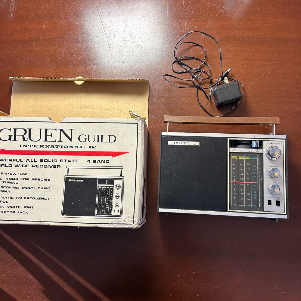 Vintage Gruen Guild International IV Solid State 4 Band World Wide Receiver