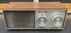 Midland International 11-306 AM Table Radio Vintage Tested Works!