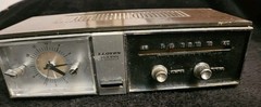 VINTAGE LLOYD&rsquo;S SOLID STATE 2 SPEAKER CLOCK RADIO MODEL 9J42G-37B Works Great