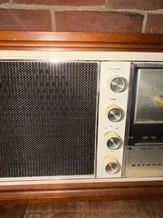 Motorola Solid State AM FM Clock Radio Wood Case MCM Tabletop