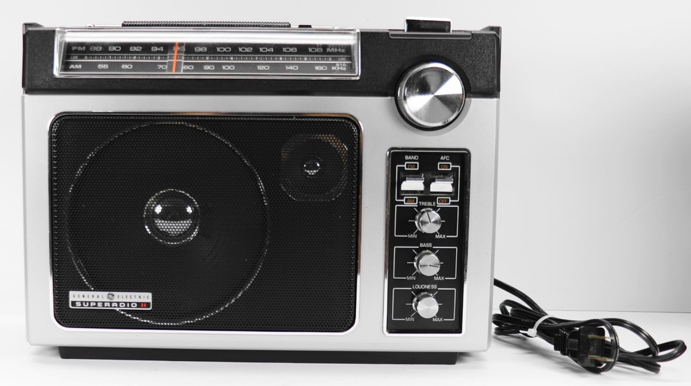 Vtg General Electric Superadio II AM FM Long Range *7-2885F*, Parts or Repair.