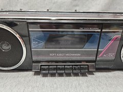 Vintage Toshiba RT-8016 AM FM Radio Cassette Player Recorder Boombox 80s prop