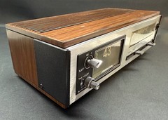 Vintage Flip Clock Radio Soundesign AMFM Flippy ClockModel 3461