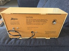 Vtg 1960&rsquo;s Zenith A-462W Tabletop AM/FM Radio w/ Alarm Clock – Exc Working Cond