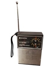 Vintage SANYO RP5115 AM/FM Transistor Radio AC/DC Solid State 1979-1985