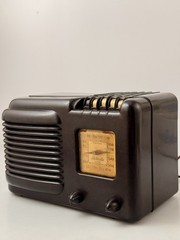 Working Motorola Tube Radio 1939 Art Deco Design Bakelite Model 61A MID CENTURY