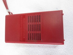 Vintage 1980&rsquo;s Sound Design red AM portable pocket radio Hong Kong ( Works )