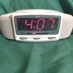 Vintage Zenith Alarm Clock/Radio twin alarms AM FM model Z207G tested working
