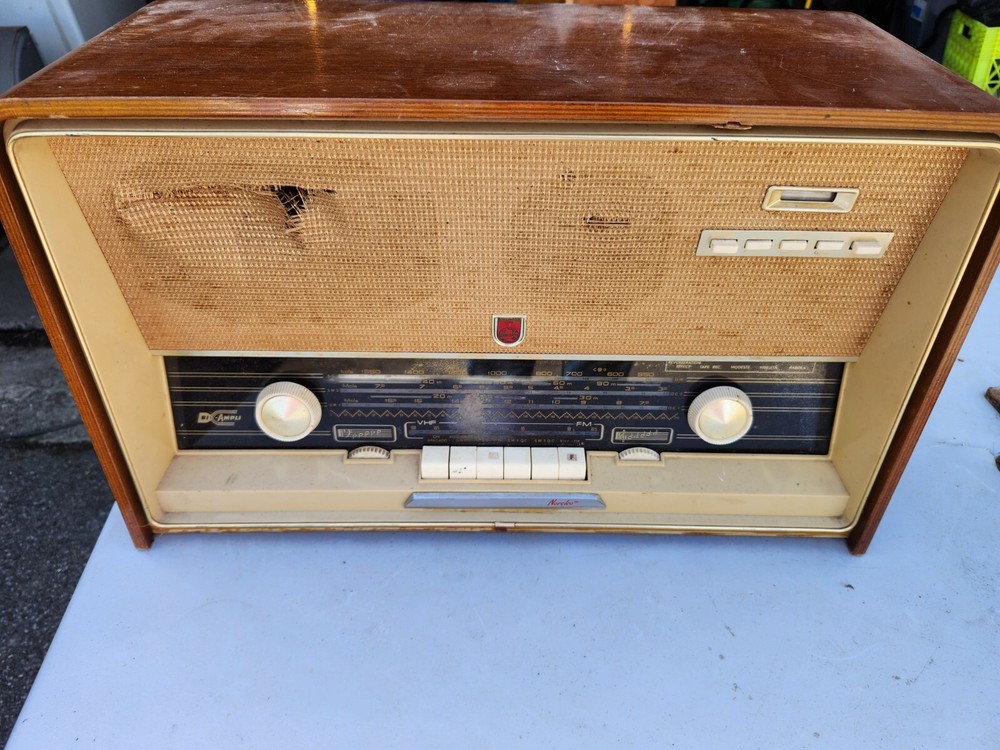 Norelco Tube Radio Made In Holland B5X98A For Parts