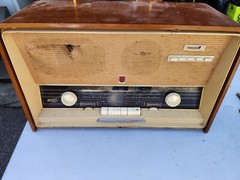 Norelco Tube Radio Made In Holland B5X98A For Parts