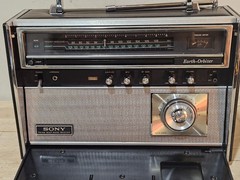 SONY CRF-5090 Earth Orbiter 9-Band SW/MW/LW/FM Radio Powers ON WORKS READ