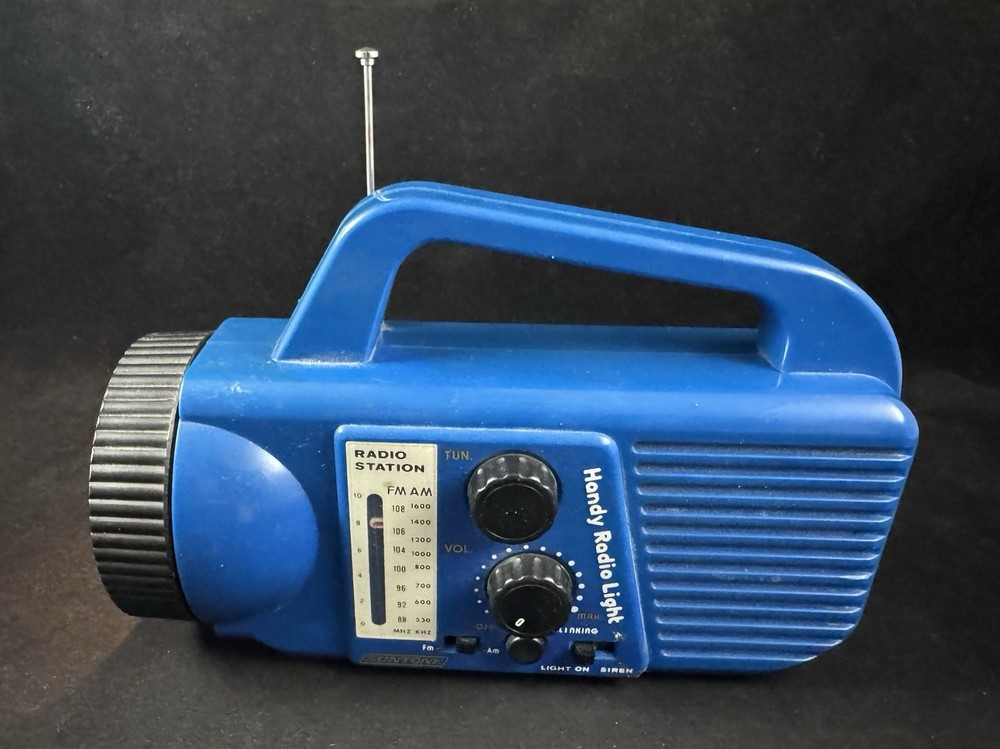 Vintage Suntone AM/FM Handy Radio Light w/ Siren RR222