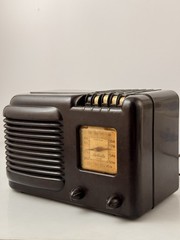 Working Motorola Tube Radio 1939 Art Deco Design Bakelite Model 61A MID CENTURY