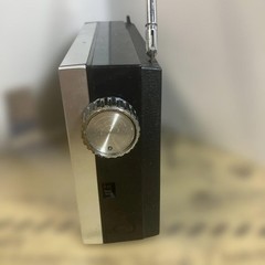 SANYO 10F-B16 10 TRANSISTOR RADIO FM 76-90MC AM 530-1605KC AC100V DC6V