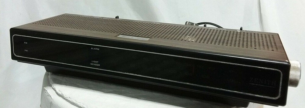 Zenith R460 Vintage AM/FM Clock Radio Touch N Snooze Wood Grain Tested Working